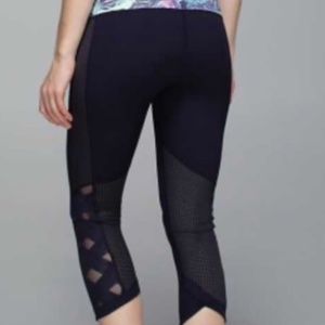 Lululemon varsity crop